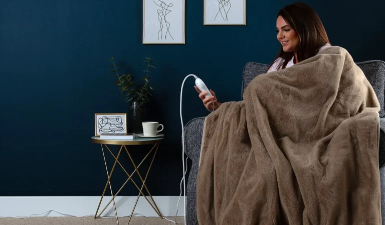 Best 5+ Wearable Electric Blankets to Keep You Cozy